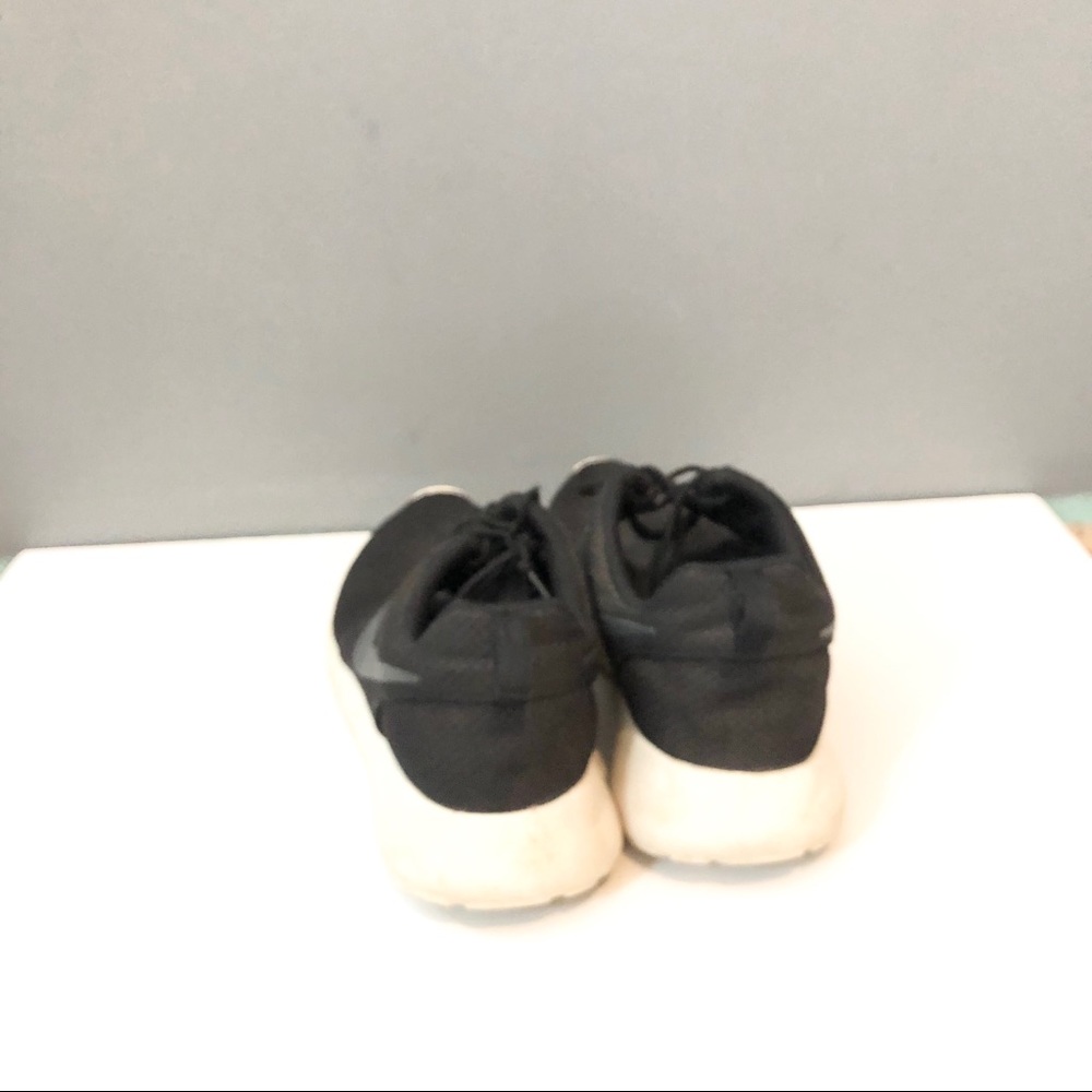 Shoes - Picture 2 of 3